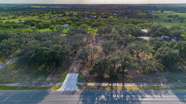 13117 N HWY 16, Poteet, TX 78065