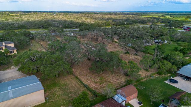 13117 N HWY 16, Poteet, TX 78065