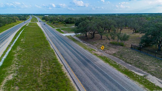 13117 N HWY 16, Poteet, TX 78065