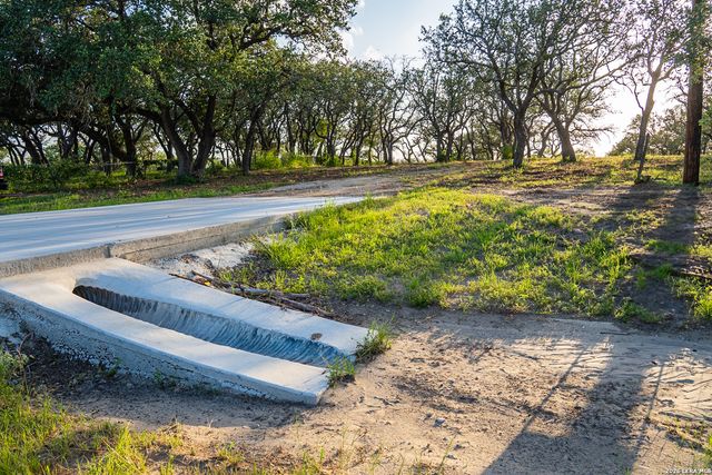 13117 N HWY 16, Poteet, TX 78065