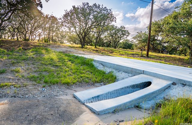 13117 N HWY 16, Poteet, TX 78065