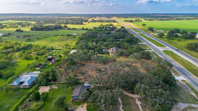 13117 N HWY 16, Poteet, TX 78065