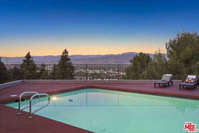 11107 Mountcastle Drive, Studio City (los Angeles), CA 91604