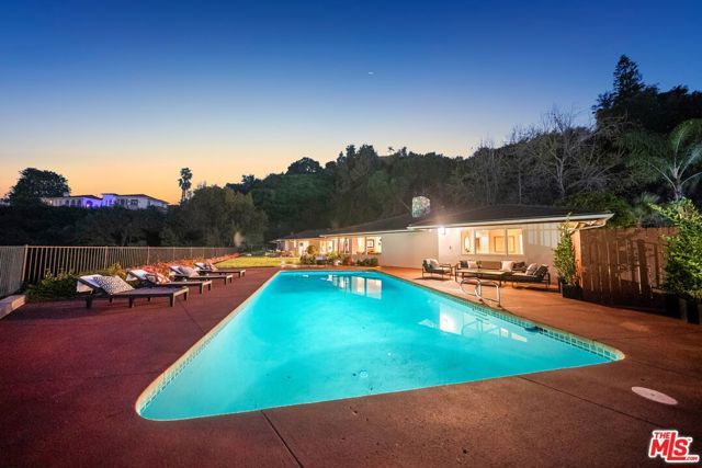 11107 Mountcastle Drive, Studio City (los Angeles), CA 91604