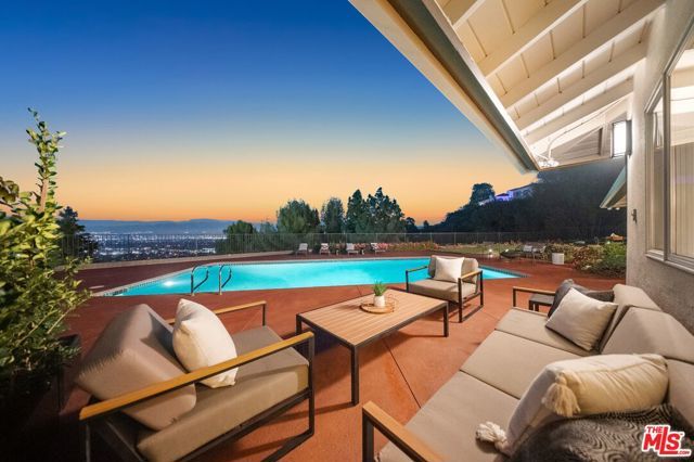 11107 Mountcastle Drive, Studio City (los Angeles), CA 91604