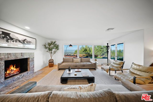 11107 Mountcastle Drive, Studio City (los Angeles), CA 91604