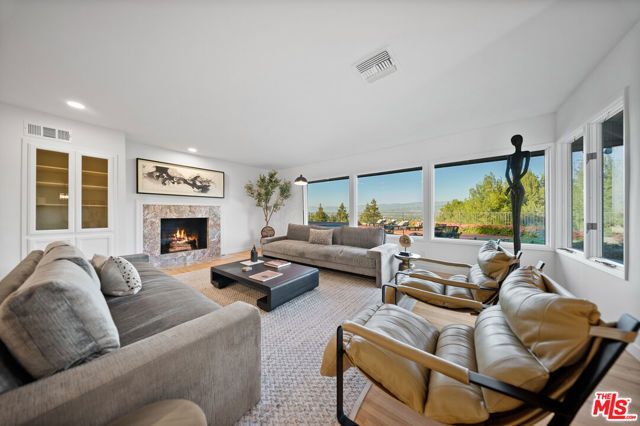 11107 Mountcastle Drive, Studio City (los Angeles), CA 91604