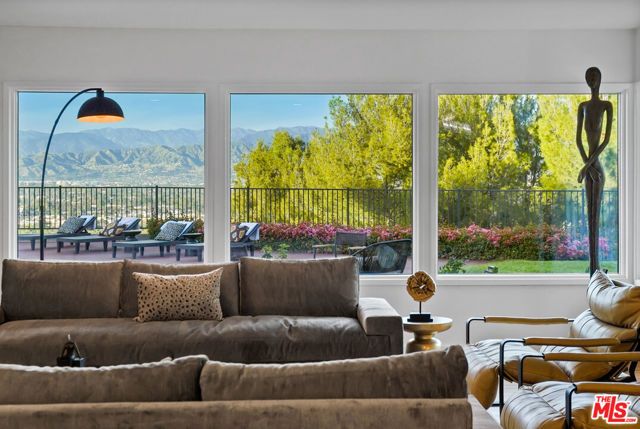 11107 Mountcastle Drive, Studio City (los Angeles), CA 91604