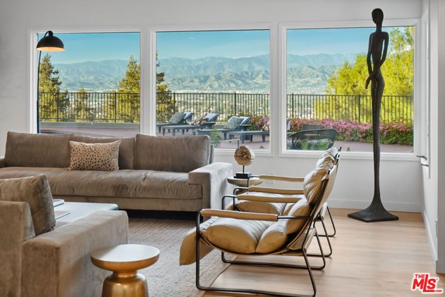 11107 Mountcastle Drive, Studio City (los Angeles), CA 91604