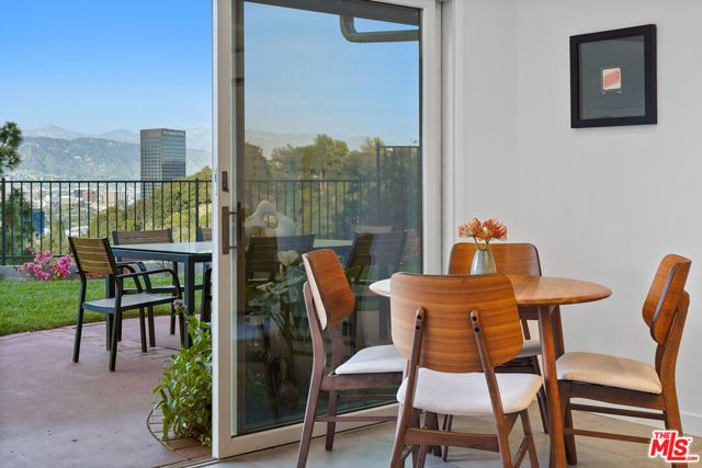 11107 Mountcastle Drive, Studio City (los Angeles), CA 91604