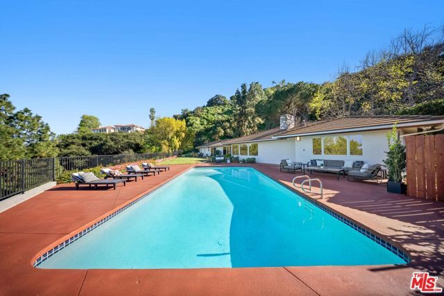 11107 Mountcastle Drive, Studio City (los Angeles), CA 91604