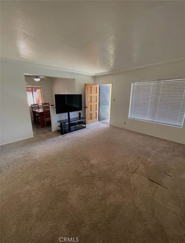 1727 Van Tress, Los Angeles, CA 90744