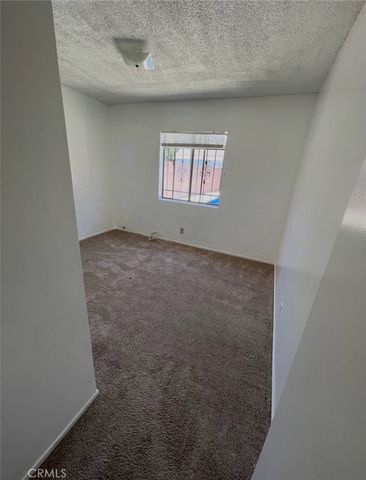 1727 Van Tress, Los Angeles, CA 90744