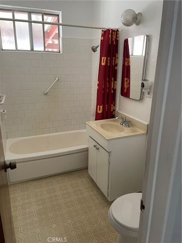 1727 Van Tress, Los Angeles, CA 90744