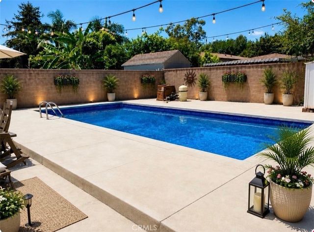 1727 Van Tress, Los Angeles, CA 90744