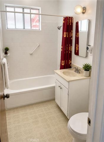 1727 Van Tress, Los Angeles, CA 90744