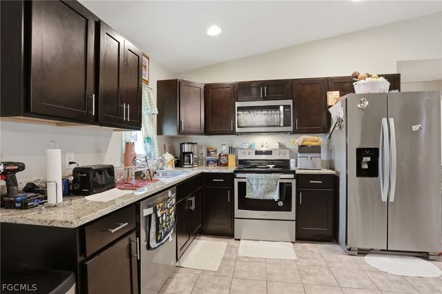 6031 N Moss CIR, Labelle, FL 33935