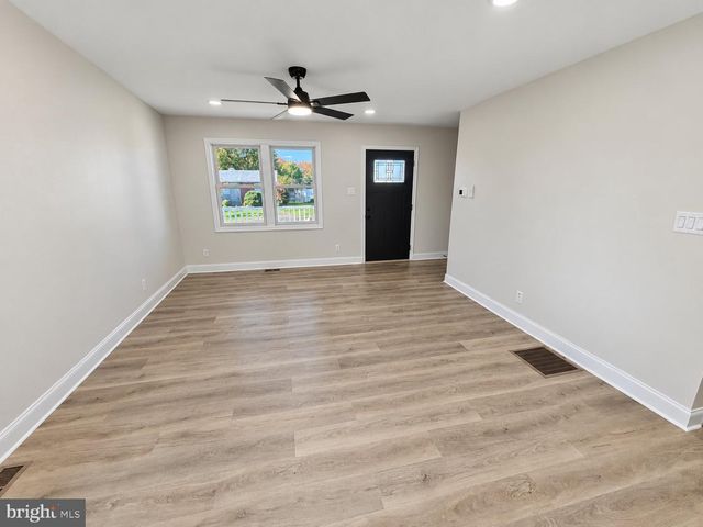 1341 CORRY AVE, Bensalem, PA 19020