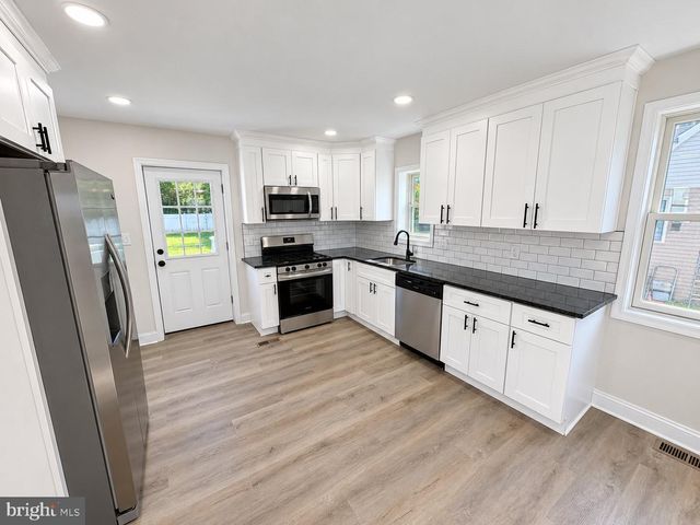 1341 CORRY AVE, Bensalem, PA 19020