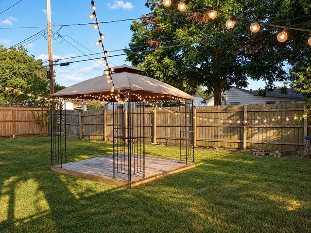 2402 Raymond Street, Pasadena, TX 77506