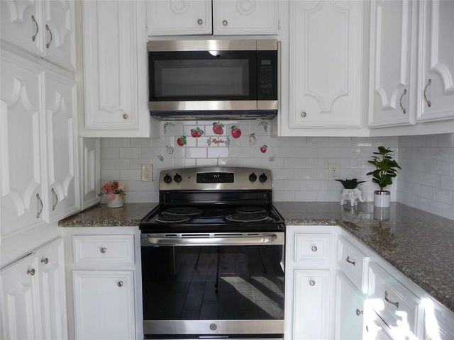 2402 Raymond Street, Pasadena, TX 77506