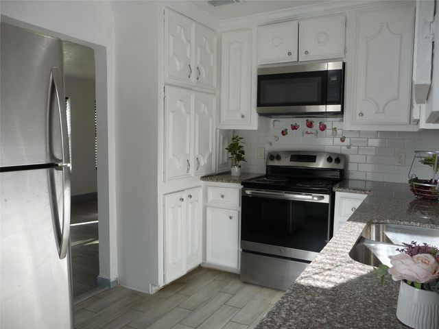 2402 Raymond Street, Pasadena, TX 77506
