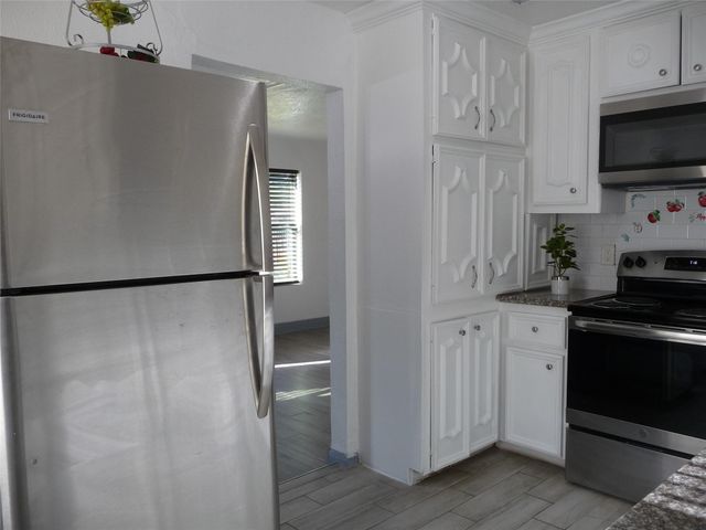 2402 Raymond Street, Pasadena, TX 77506