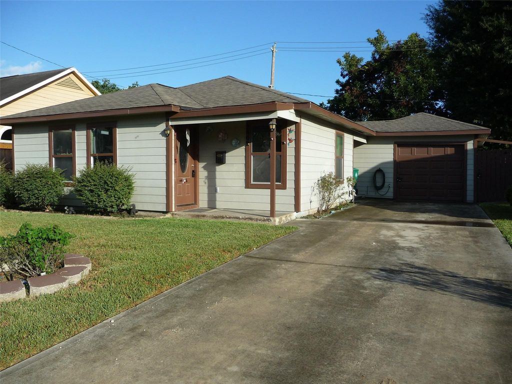 2402 Raymond Street, Pasadena, TX 77506