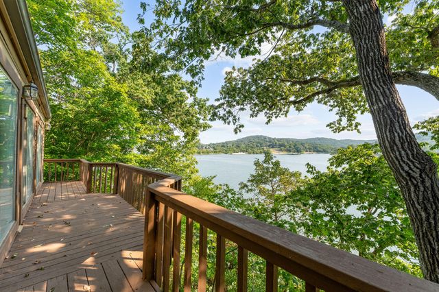 262 Grand Slam Avenue, Cape Fair, MO 65624