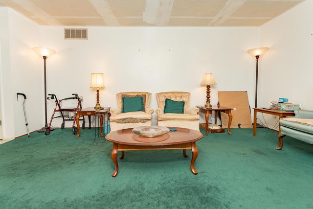 2035 E Kern Avenue, Tulare, CA 93274