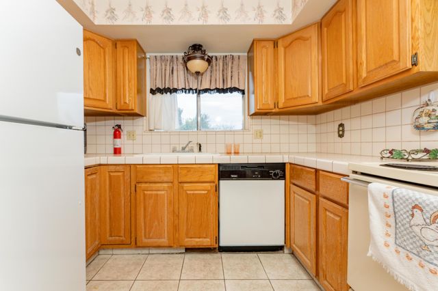 2035 E Kern Avenue, Tulare, CA 93274