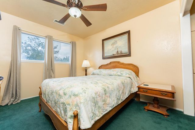 2035 E Kern Avenue, Tulare, CA 93274