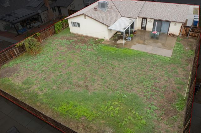 2035 E Kern Avenue, Tulare, CA 93274