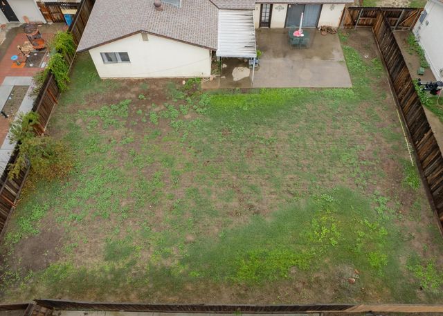 2035 E Kern Avenue, Tulare, CA 93274