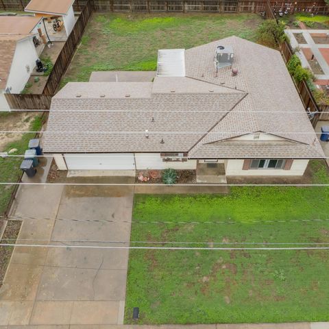 2035 E Kern Avenue, Tulare, CA 93274
