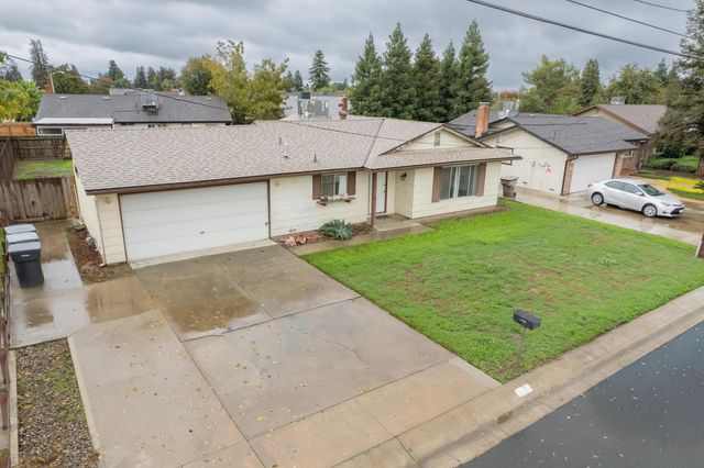 2035 E Kern Avenue, Tulare, CA 93274