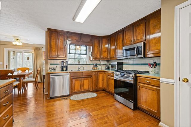 1625 Rushing River Way, Suwanee, GA 30024