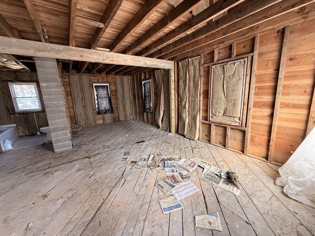 7 S Elm Street, Hesperia, MI 49421