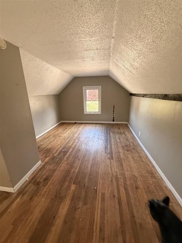 7 S Elm Street, Hesperia, MI 49421