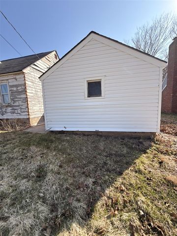 7 S Elm Street, Hesperia, MI 49421