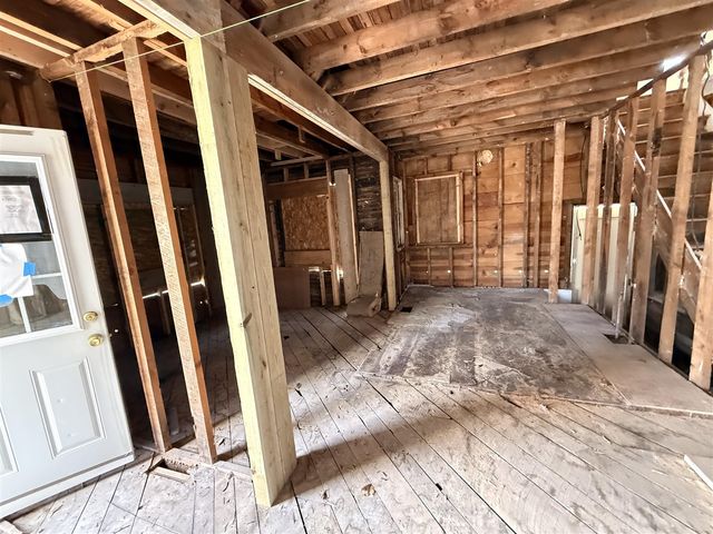 7 S Elm Street, Hesperia, MI 49421