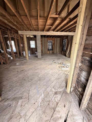 7 S Elm Street, Hesperia, MI 49421