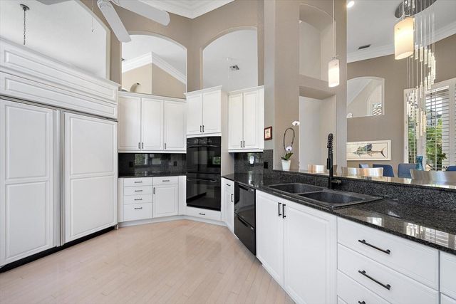 617 WESTON POINTE COURT, Longboat Key, FL 34228
