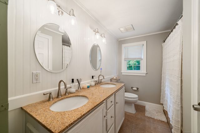 38 East Ridge Drive, Middlebury, CT 06762