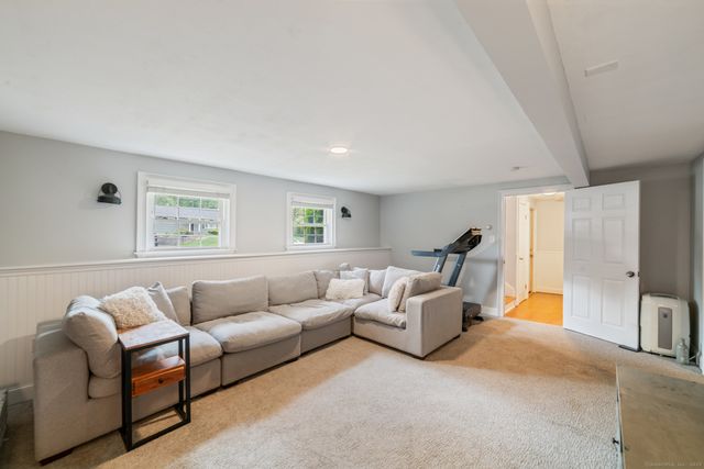 38 East Ridge Drive, Middlebury, CT 06762