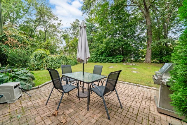 38 East Ridge Drive, Middlebury, CT 06762