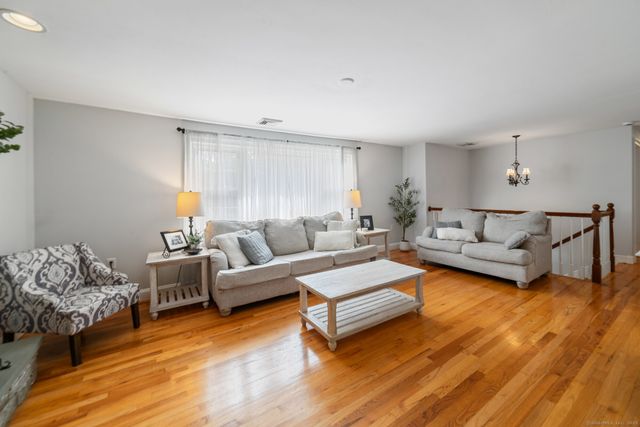 38 East Ridge Drive, Middlebury, CT 06762