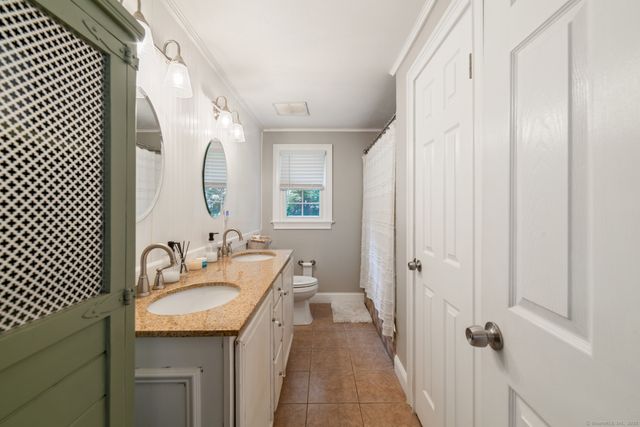 38 East Ridge Drive, Middlebury, CT 06762