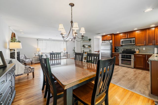 38 East Ridge Drive, Middlebury, CT 06762