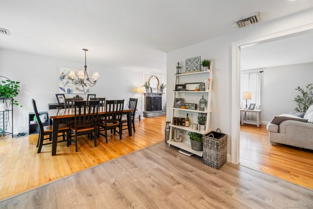 38 East Ridge Drive, Middlebury, CT 06762